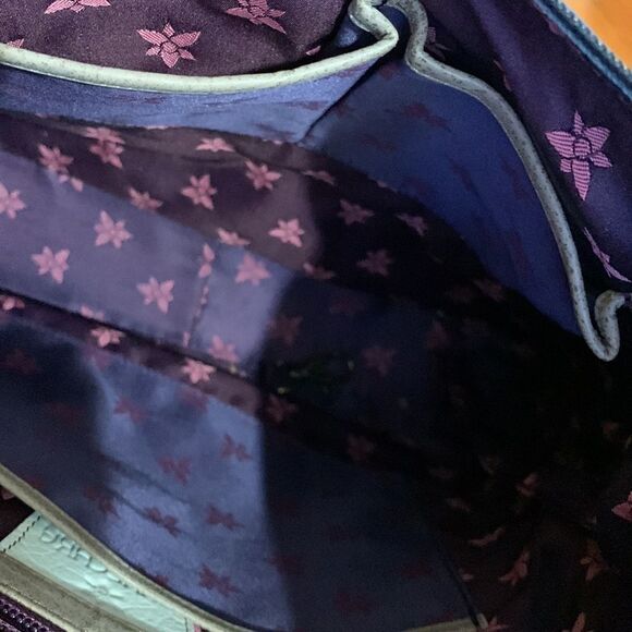 Anuschka crossbody w/adjustable strap and small handle to change to shoulder bag - Picture 8 of 12